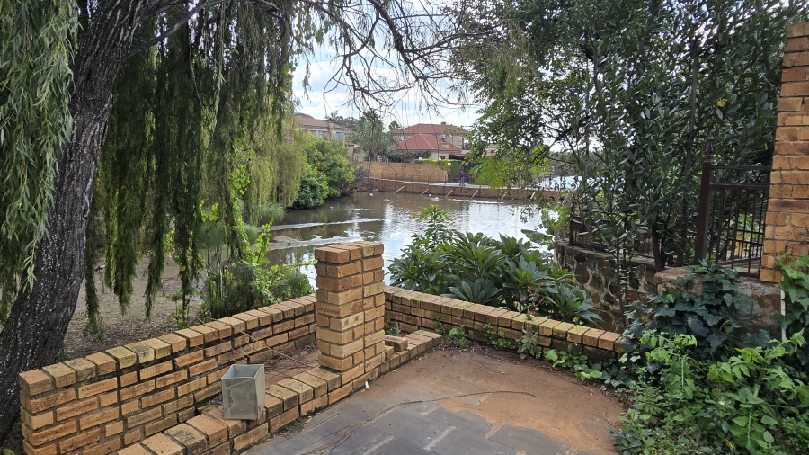 2 Bedroom Property for Sale in Safari Gardens North West